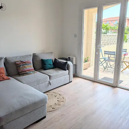 Villa Maison T5 110m² Avec Jardin Clos, Pres De La Plage, Animaux Acceptes, Parking - Fr-1-797-64 Port-la-Nouvelle